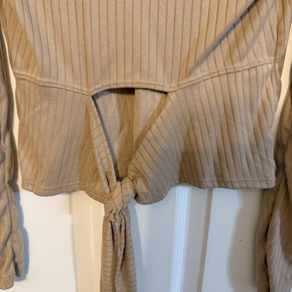 Tan Ribbed Long Sleeve Tie-Front Top – Size Medium, NWT, Soft Stretch Knit - Picture 4 of 5